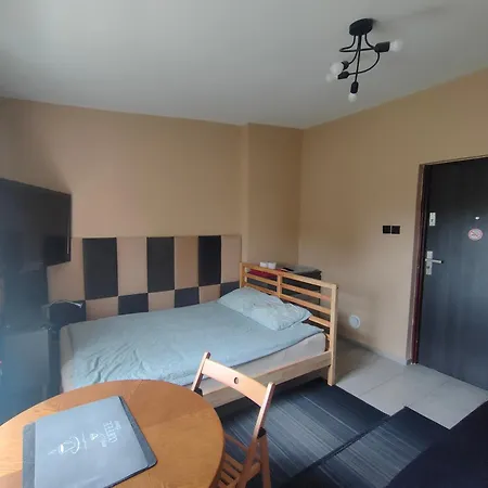 Pokoj Z Prywatna Lazienka Na Korytarzu Wysoka Przy Jeziorze Bielawa  Exterior photo