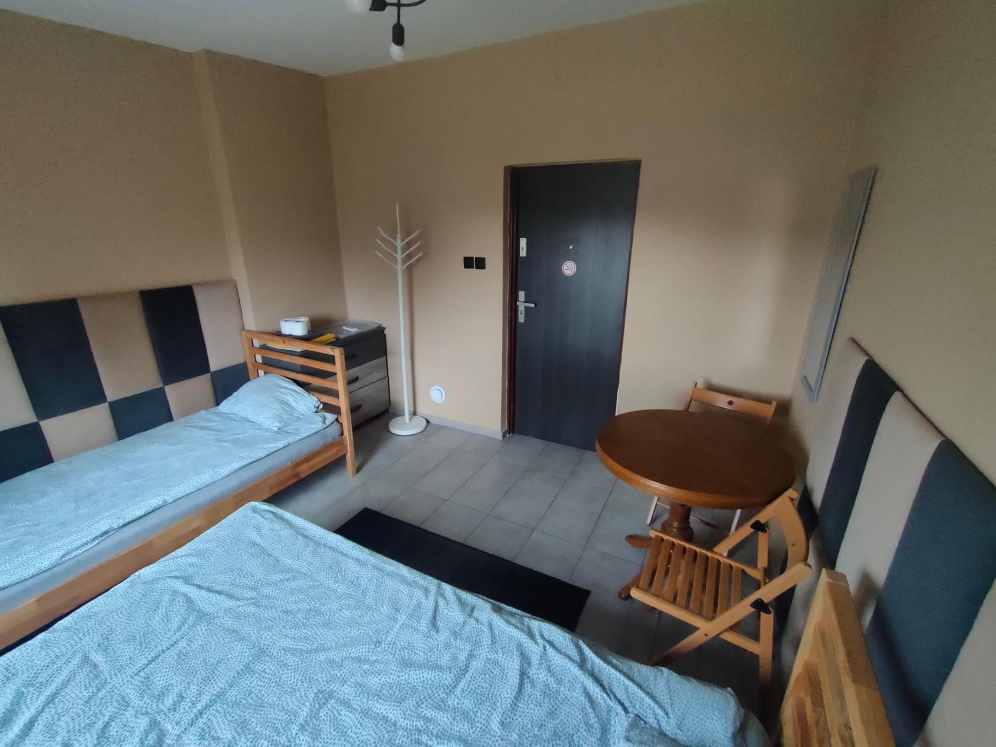 Apartment Z Prywatna Lazienka Na Korytarzu Wysoka Przy Jeziorze Bielawa (Dzierzoniow)